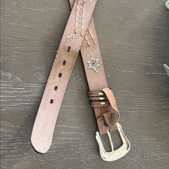 Western Tan Leather Belt with Silver-Tone Buckle Embroidered Women’s Size L EUC - Picture 3 of 12